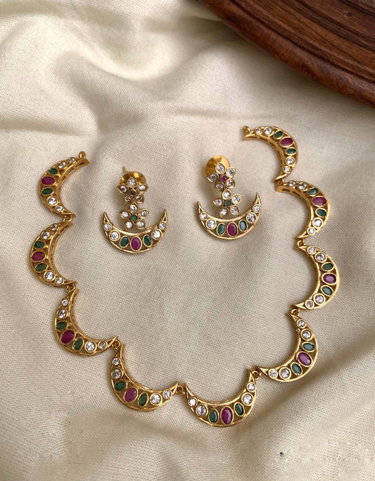 Moon design necklace(ft) (N-22)