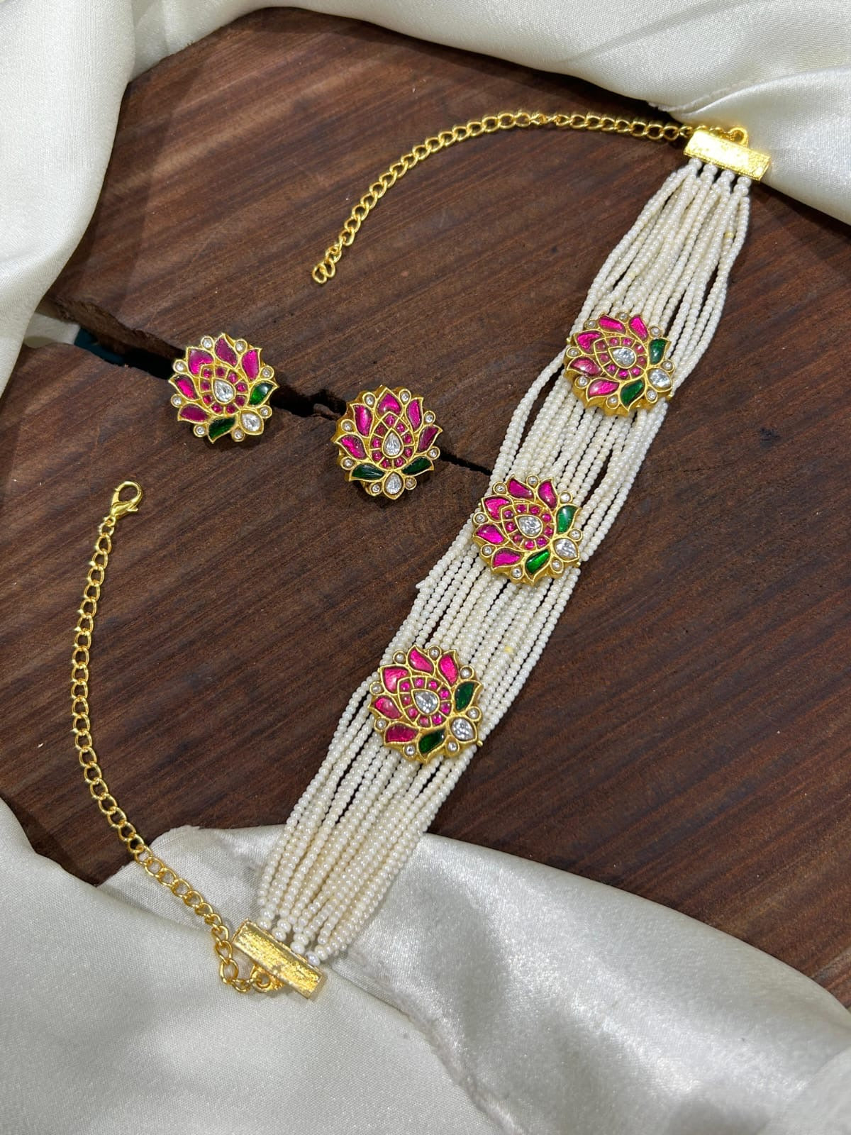 Lotus pearl jadau choker
