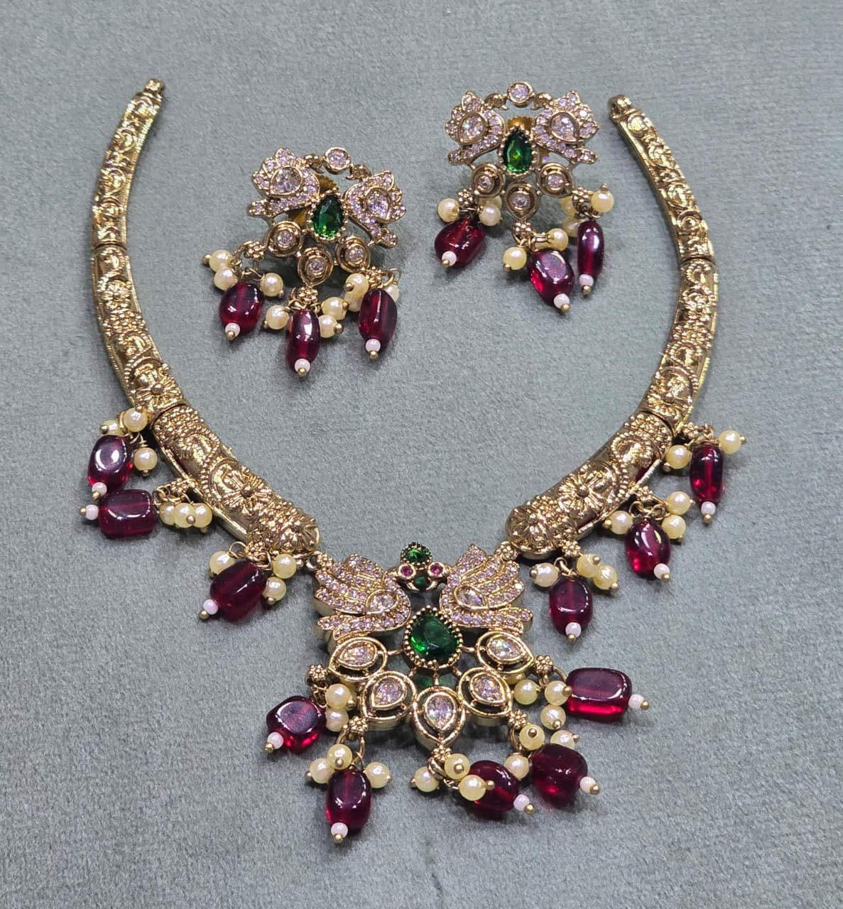 Peacock hasli