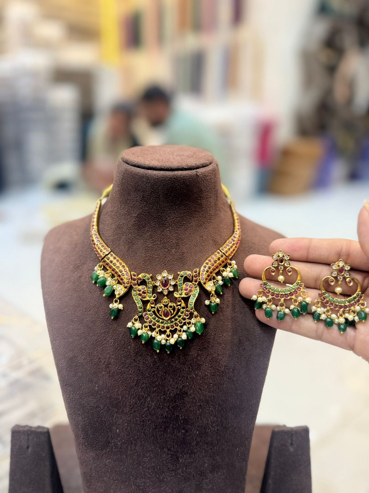 Kemp stone Hasli necklace