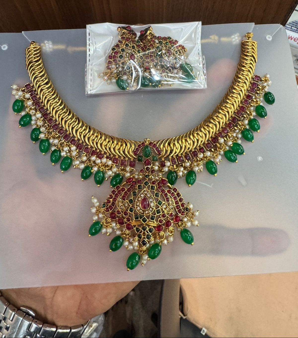 Simple jilebi necklace