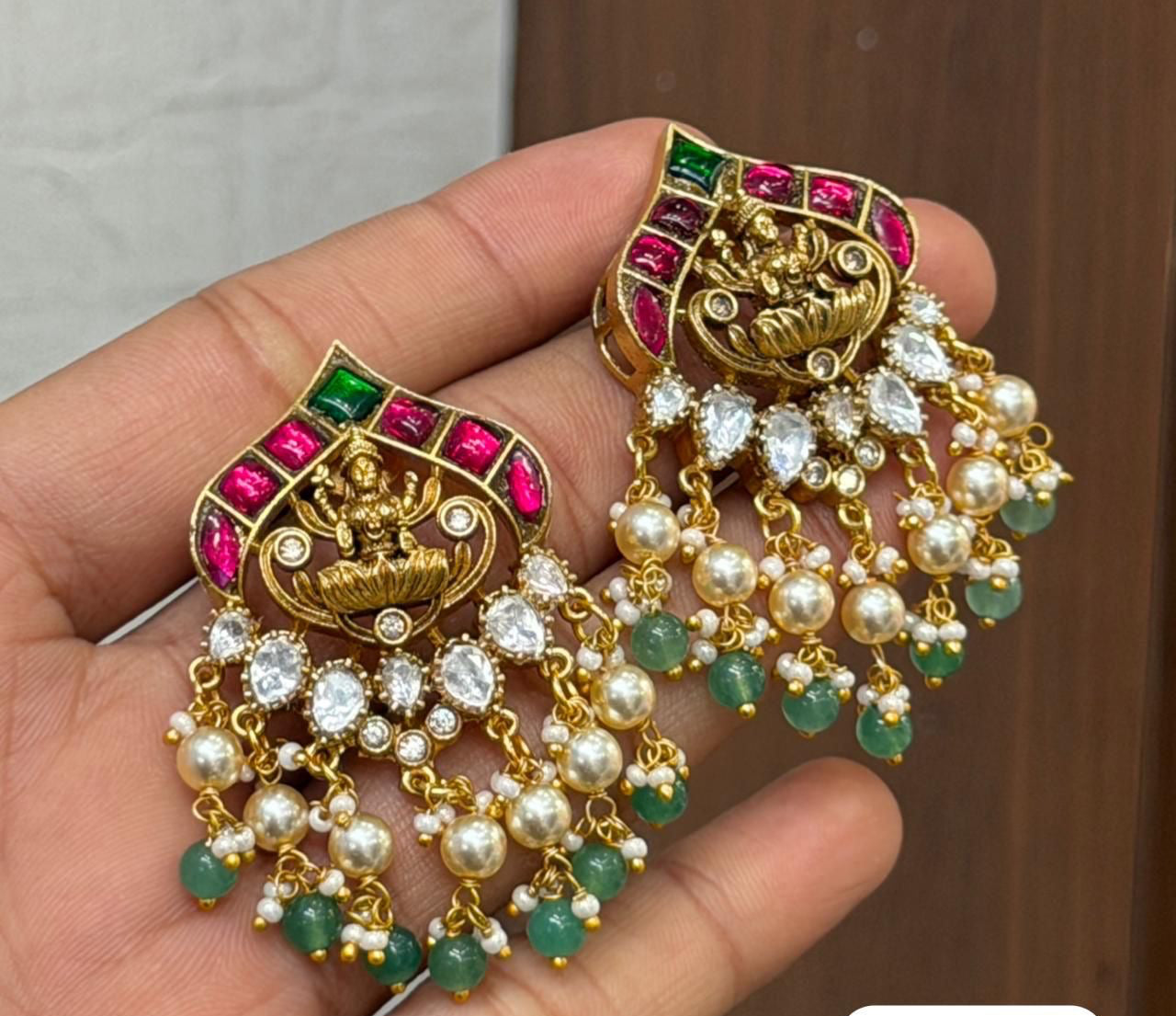 Pure jadau earing