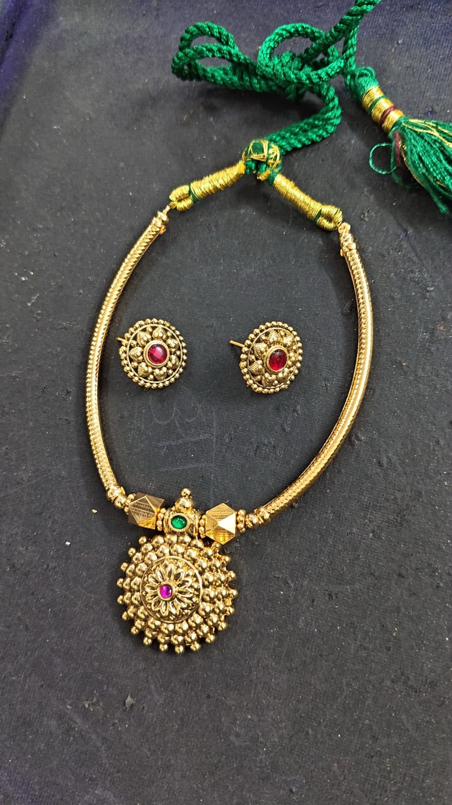 Simple pendent necklace