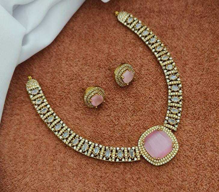 Stone single pendent necklace