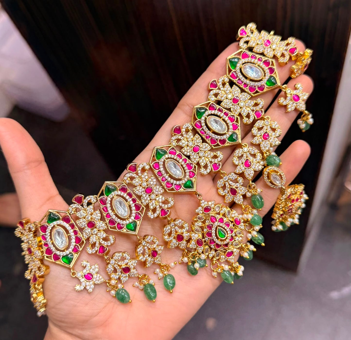 Grand jadau necklace