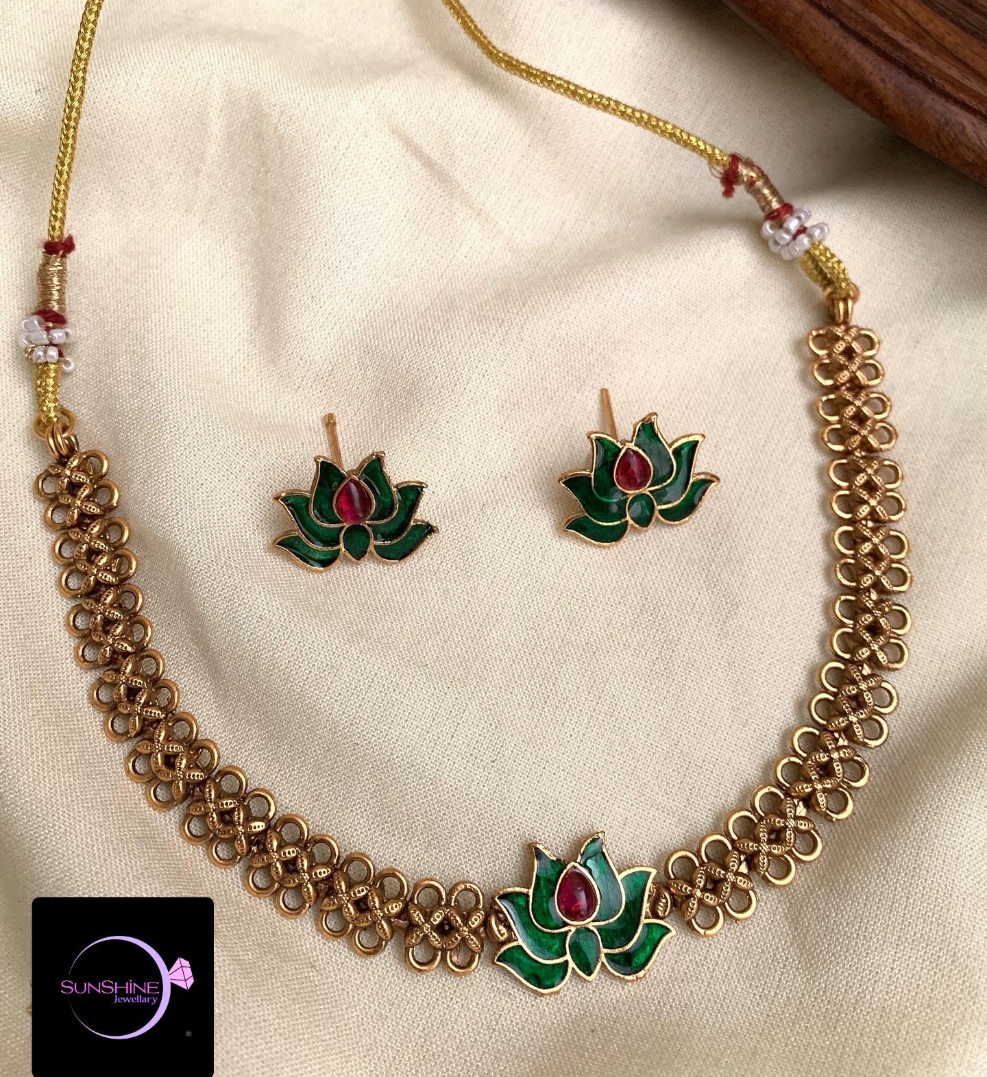 Single lotus design(N3)