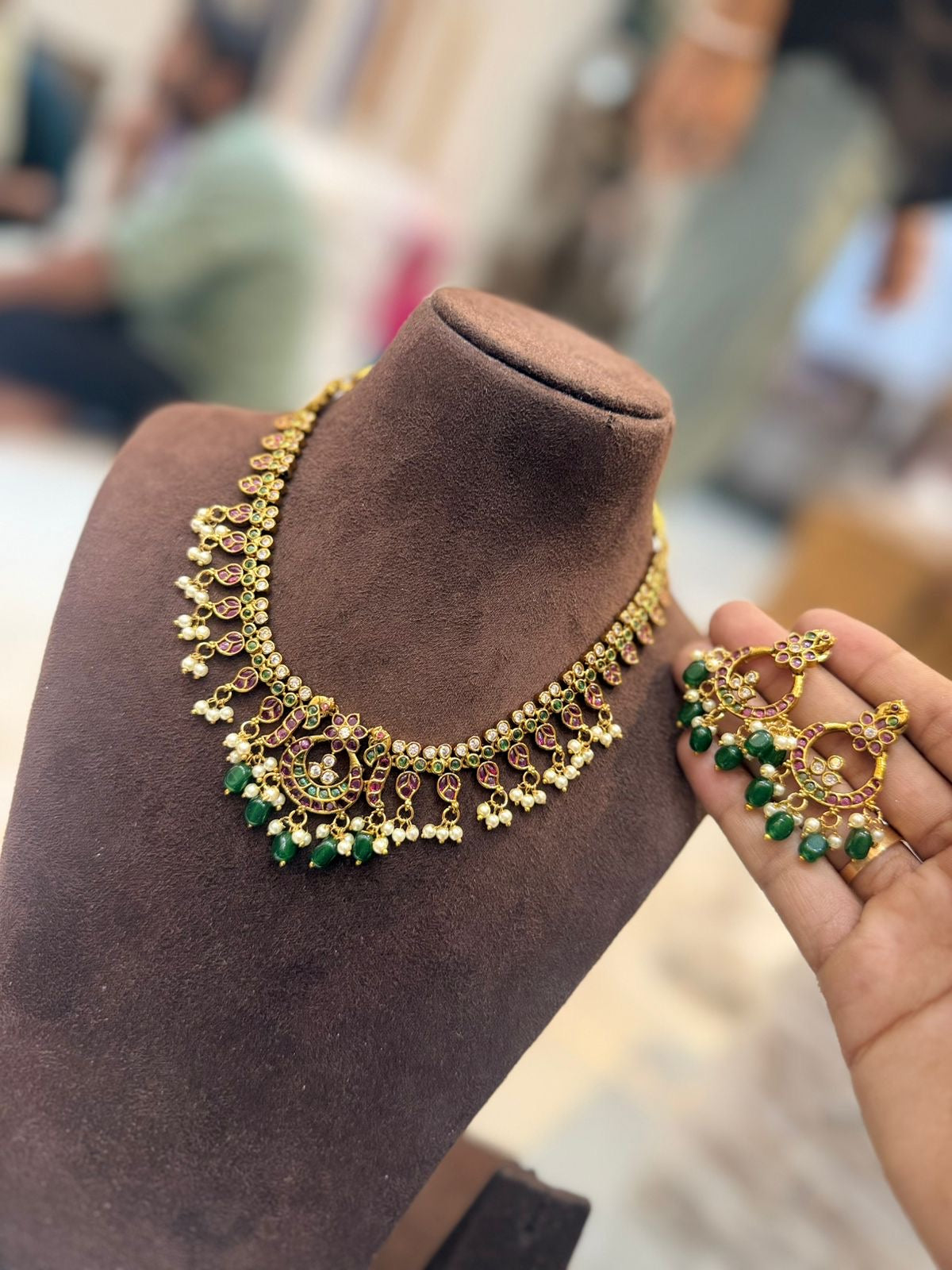 Kemp stone necklace