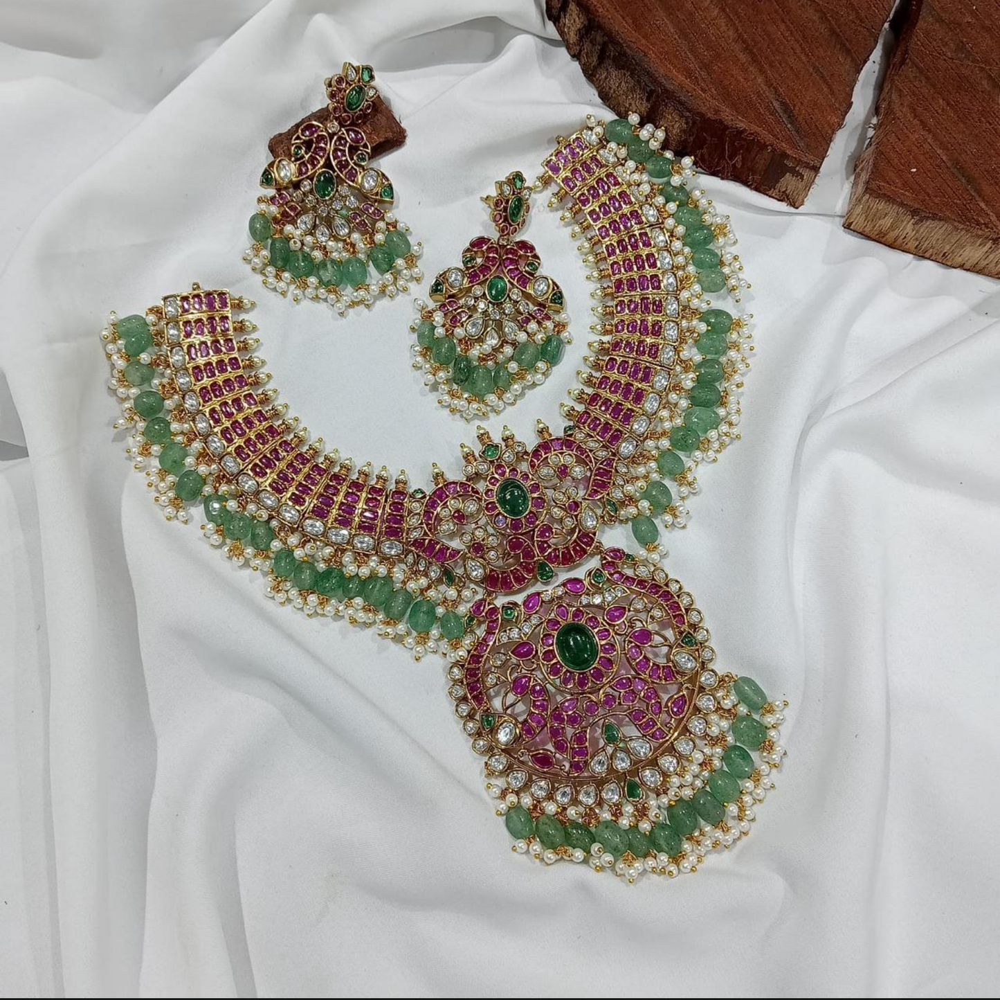 Jadau necklace