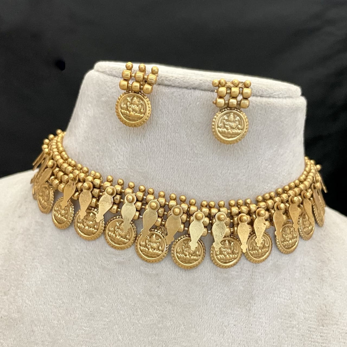 Coin choker