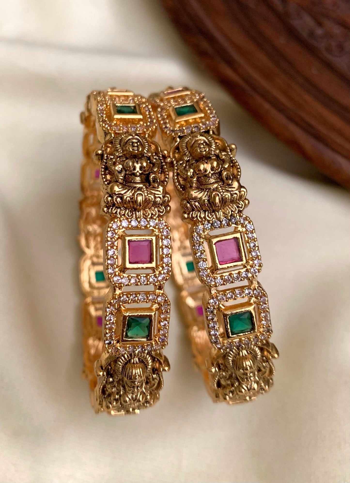 White stone with Lakshmi design bangles(BA-9)