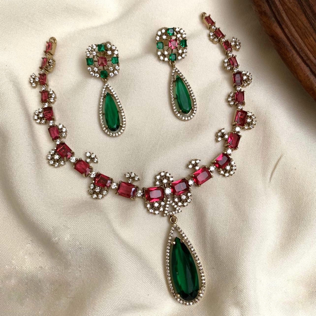 Premium Ruby and green necklace
