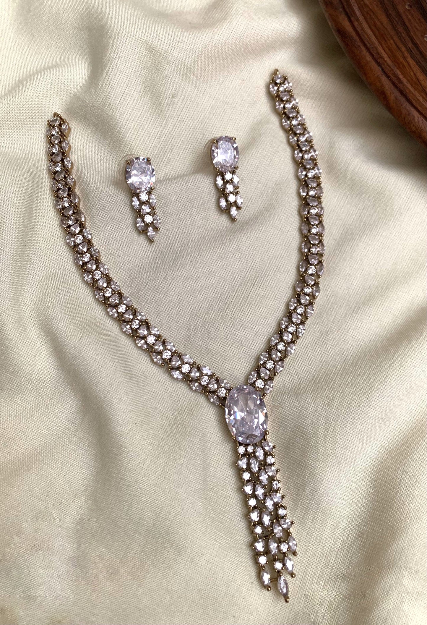 Trending necklace (DR-41)