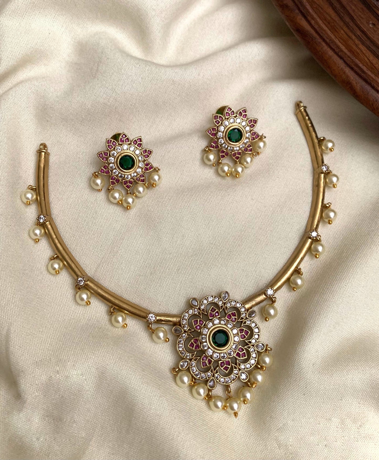 Pendent Hasli necklace (PJ-49)