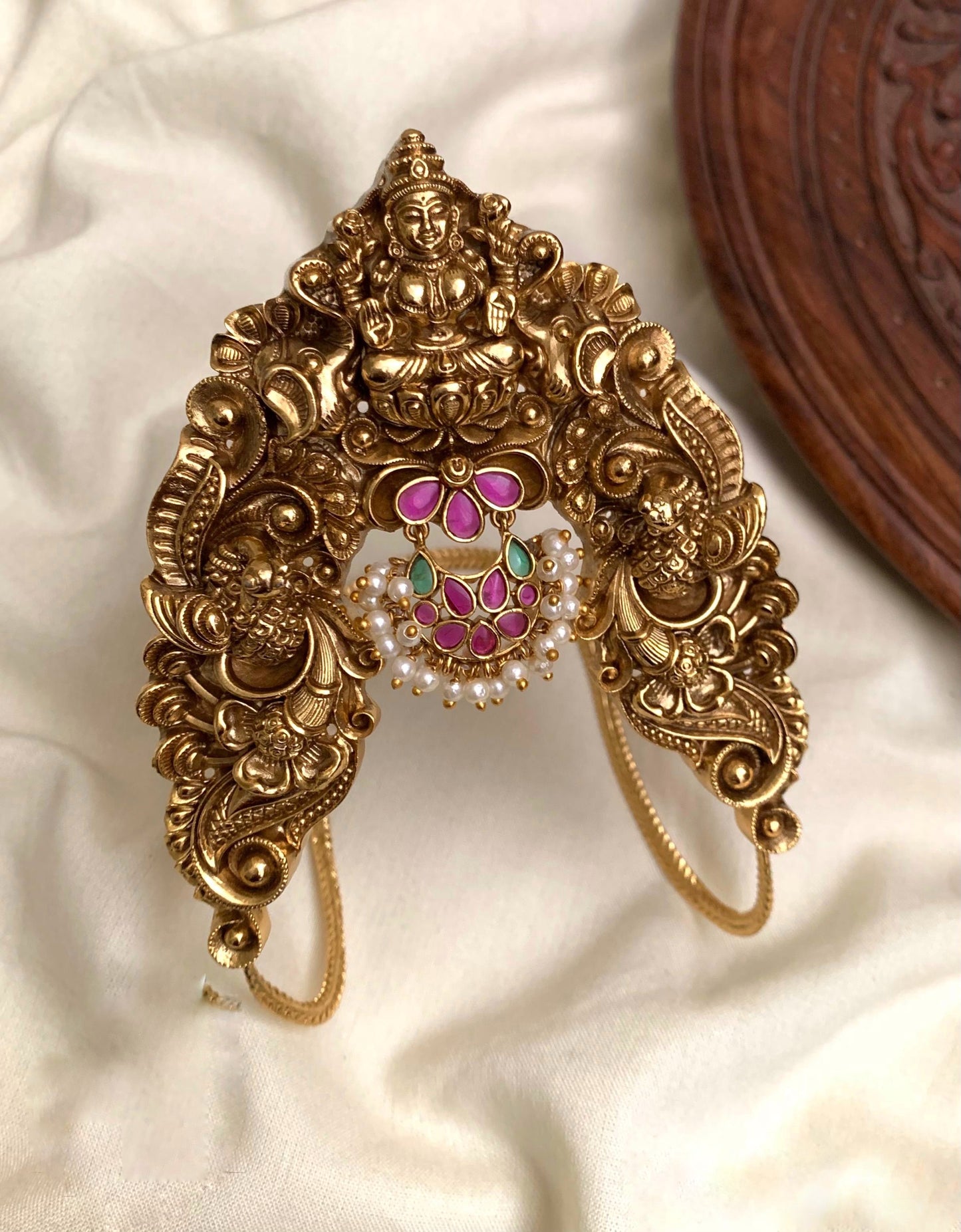 Lakshmi with peacock design vanki(AC-1)