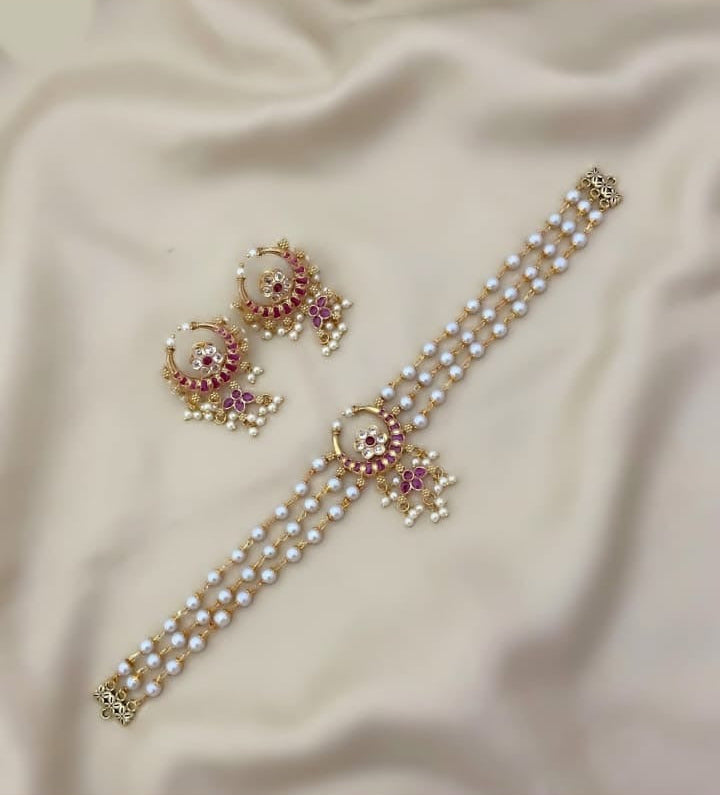 Pearl necklace