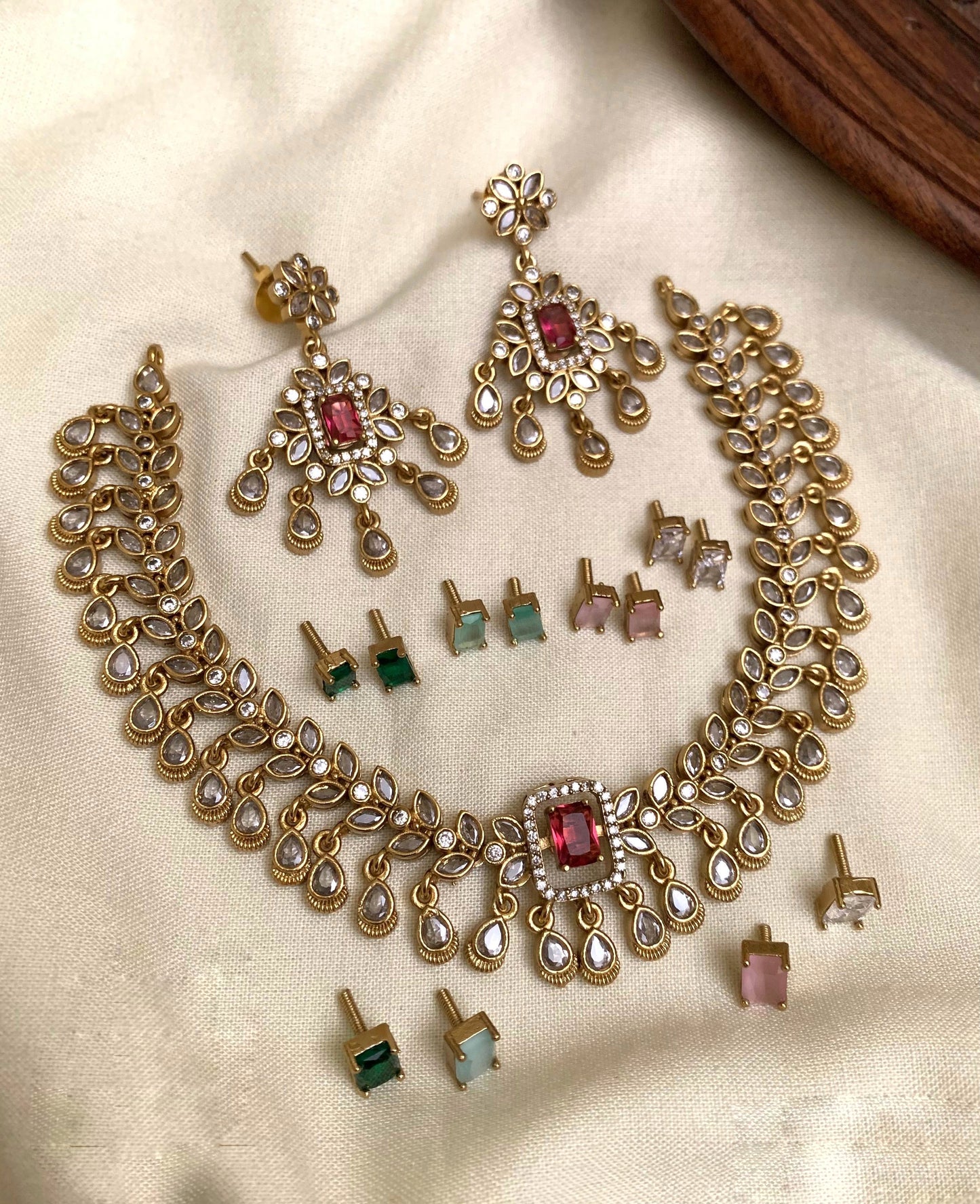 White stone drops color changeable necklace (DR-16)
