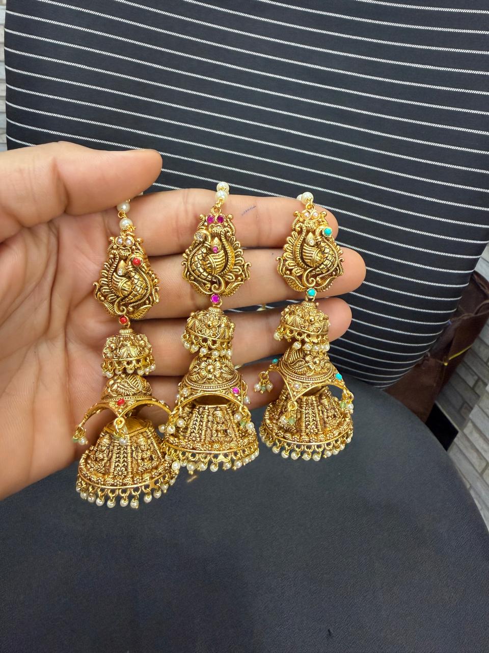Jumka with pearl ear chain