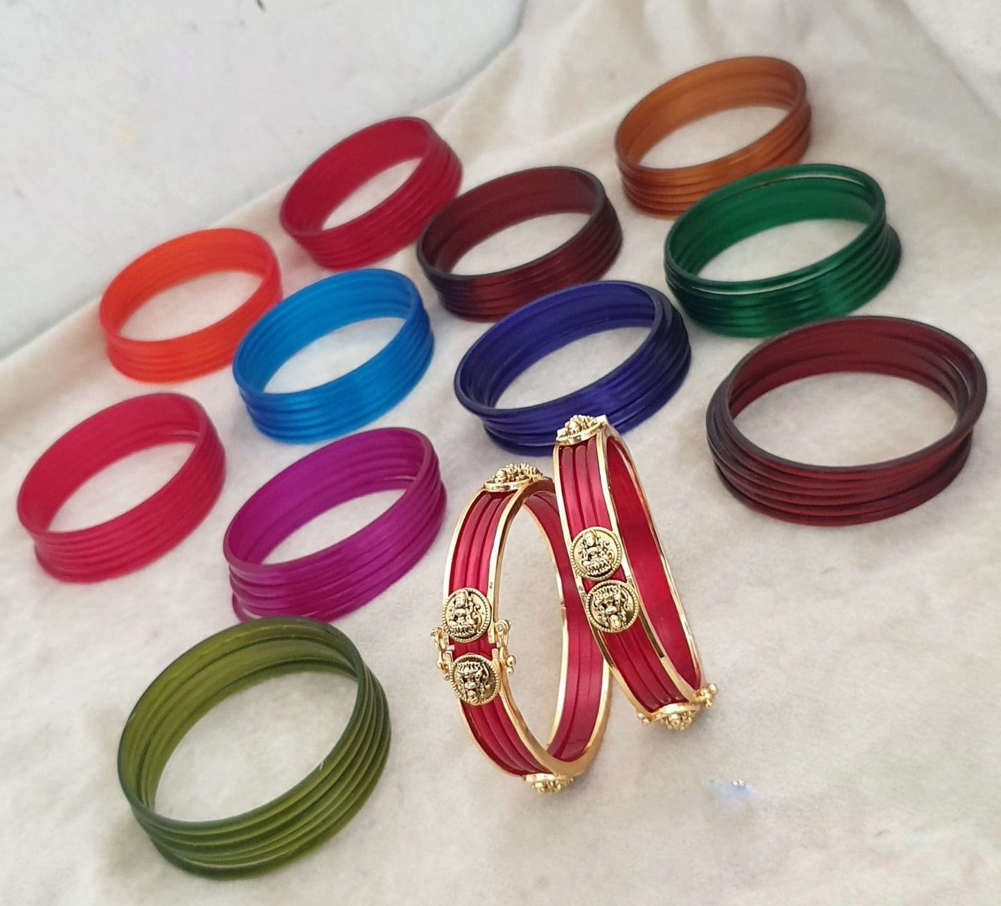 Color changeable gold bangle