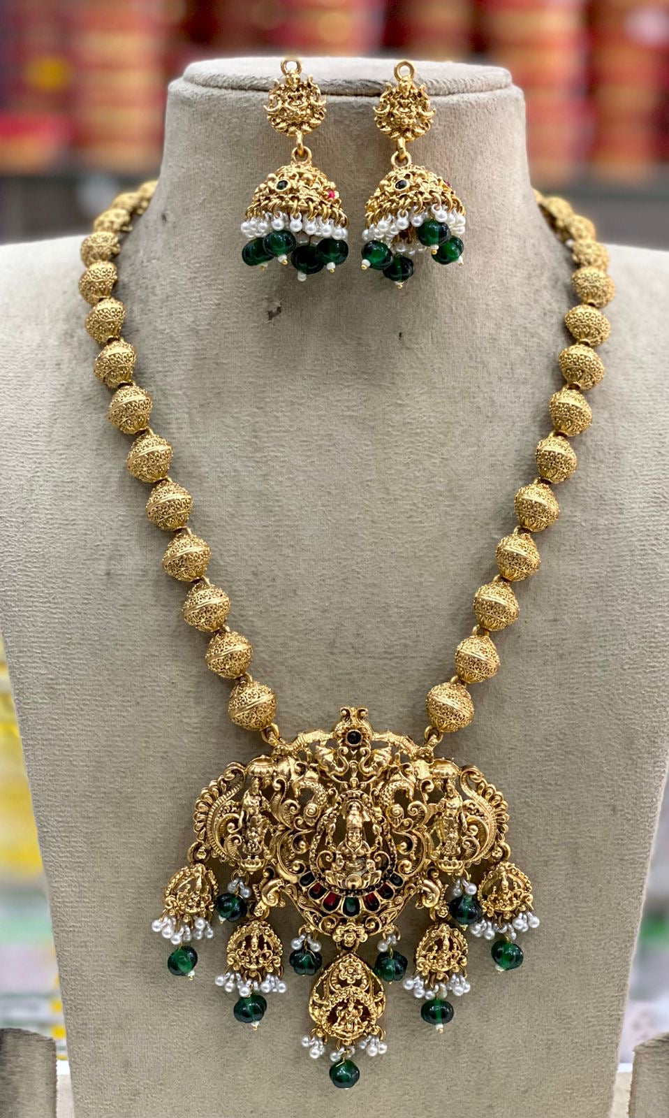 Gold beads necklace