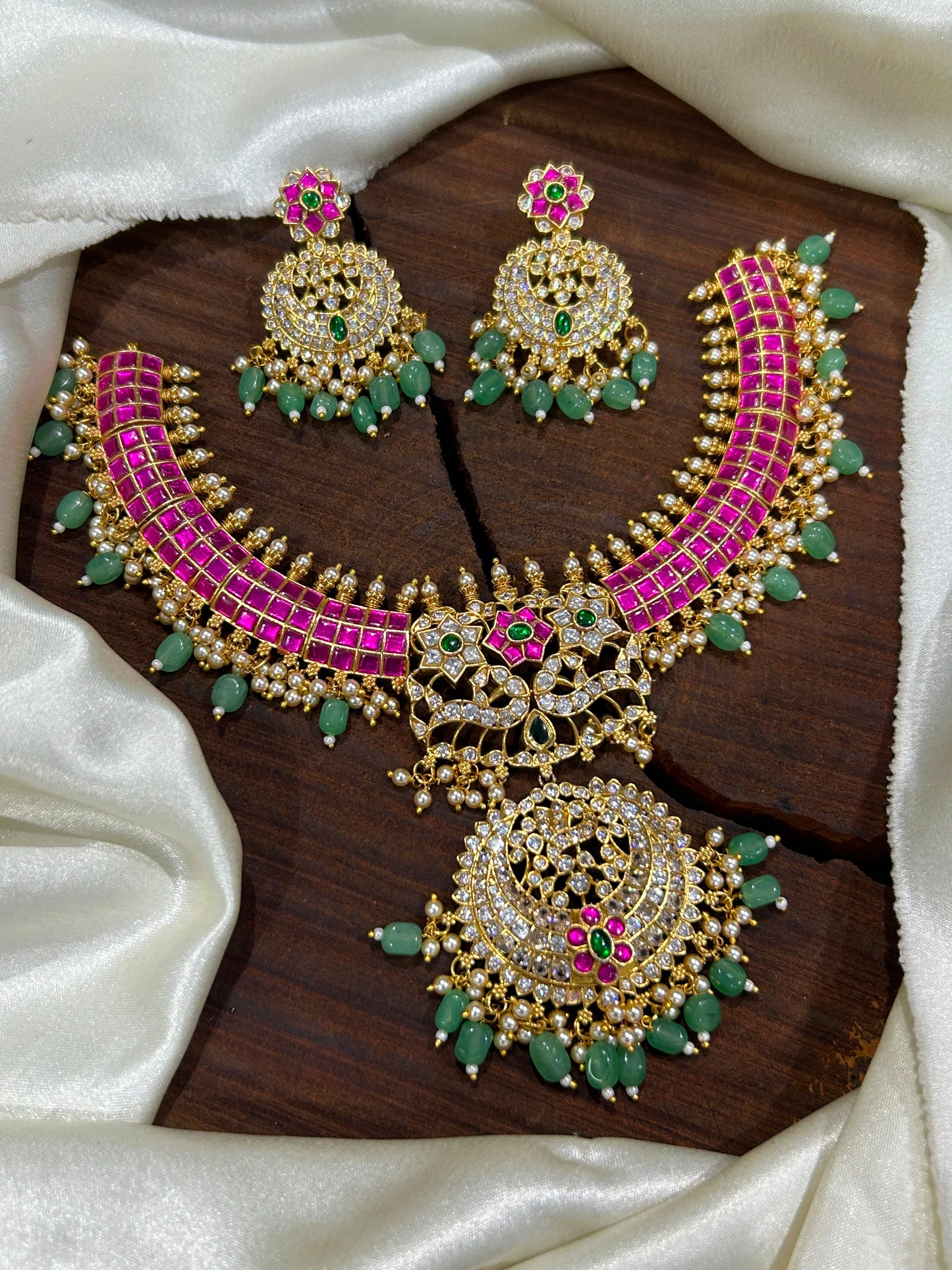 Jadau necklace