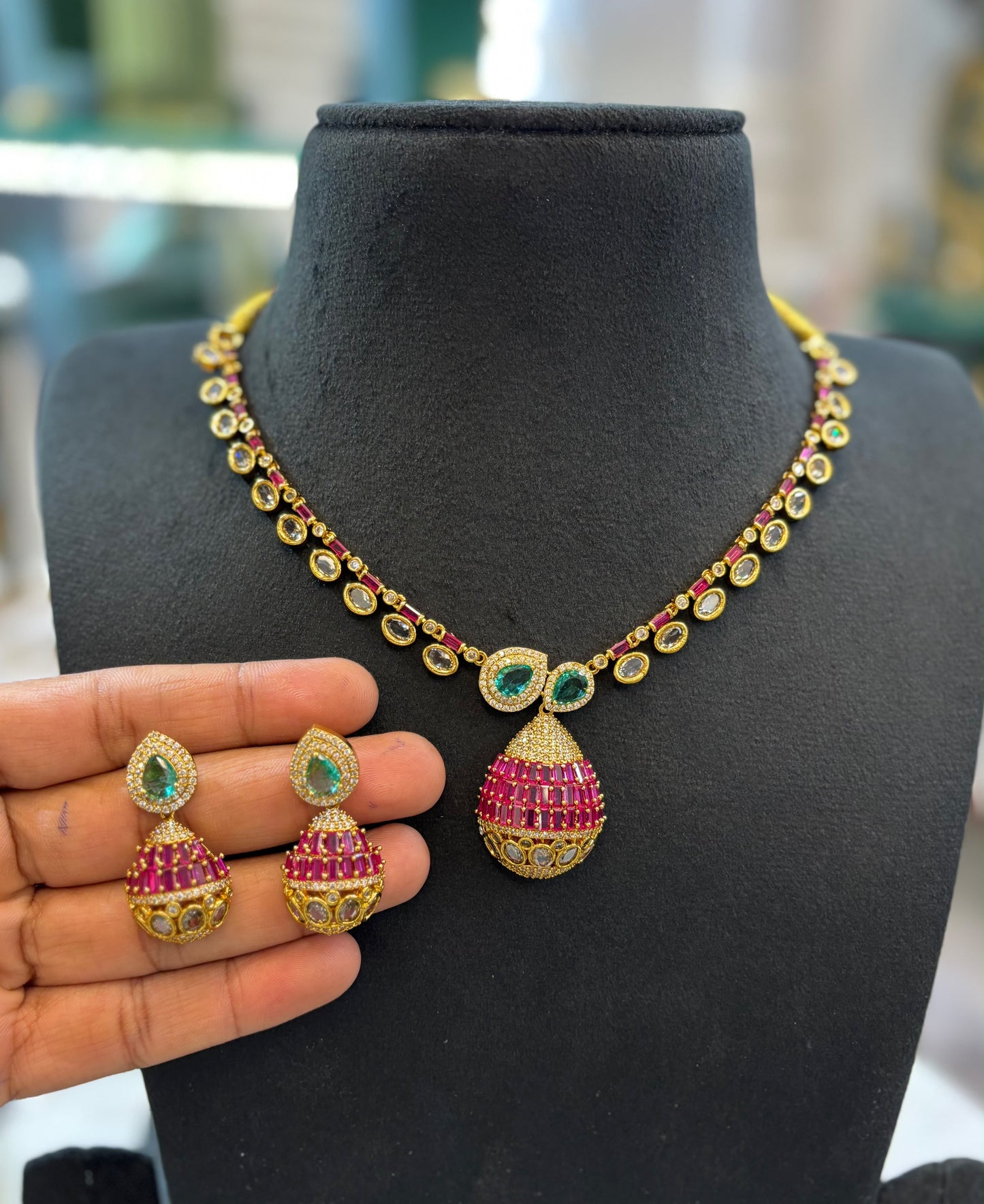 Simple premium necklace
