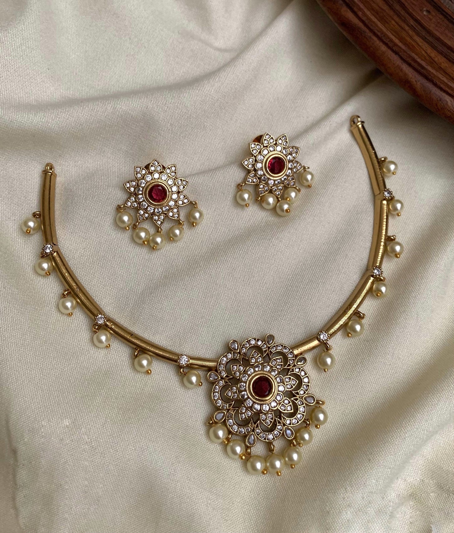 Pendent Hasli necklace (PJ-49)