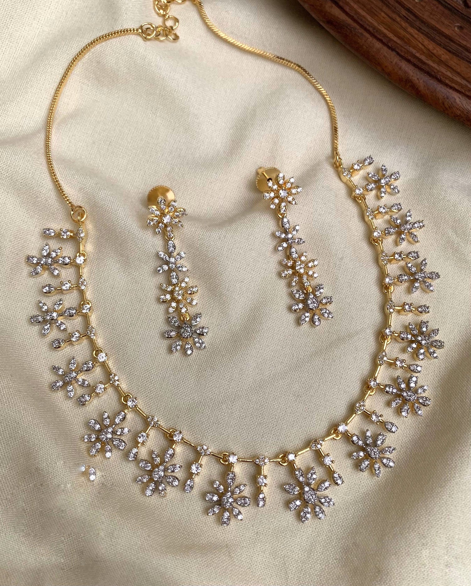 DIAMOND REPLICA AND AD STONE
