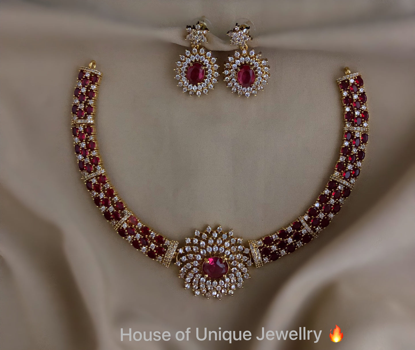 Stone Hasli necklace