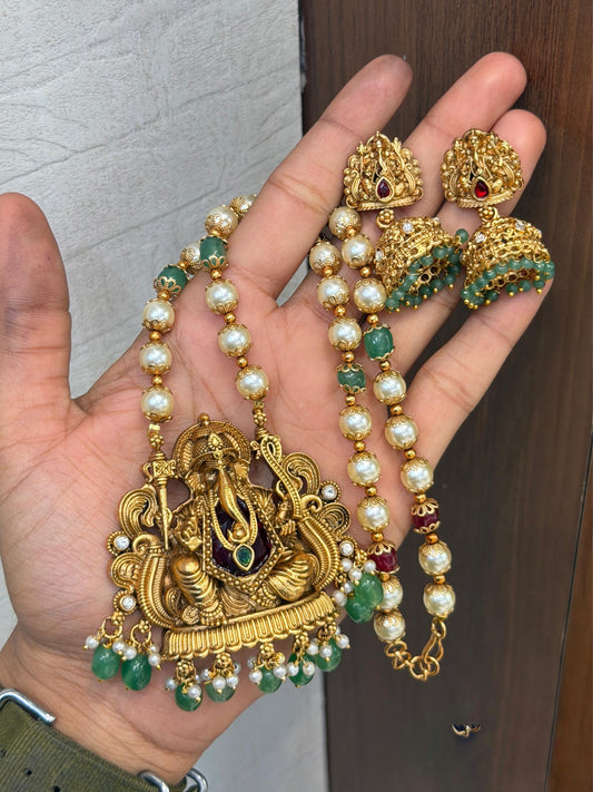 Ganesha pendent necklace