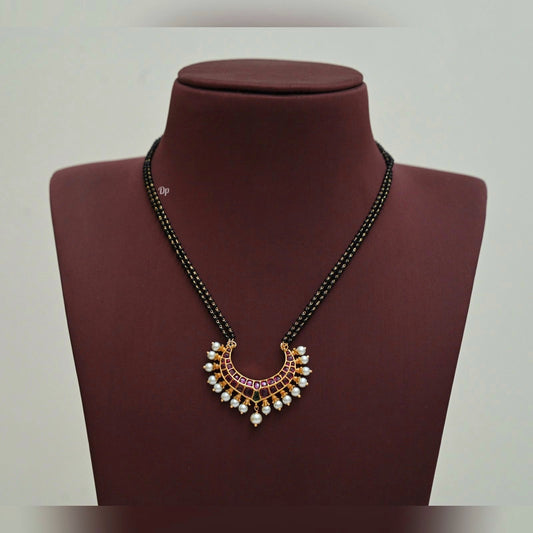 Black beads moon pendent(IN-12)