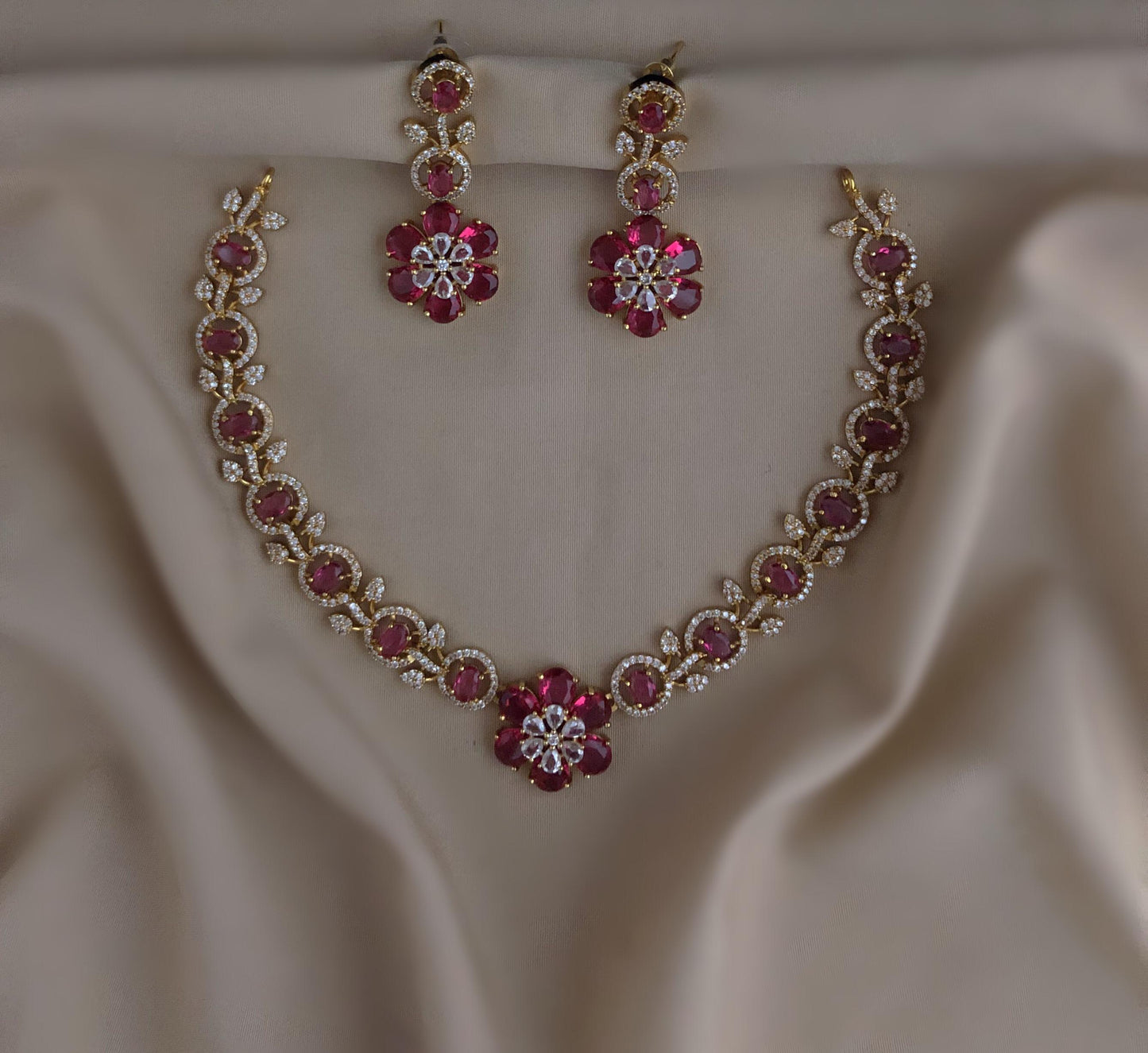 Stone with flower necklace (DR-79)