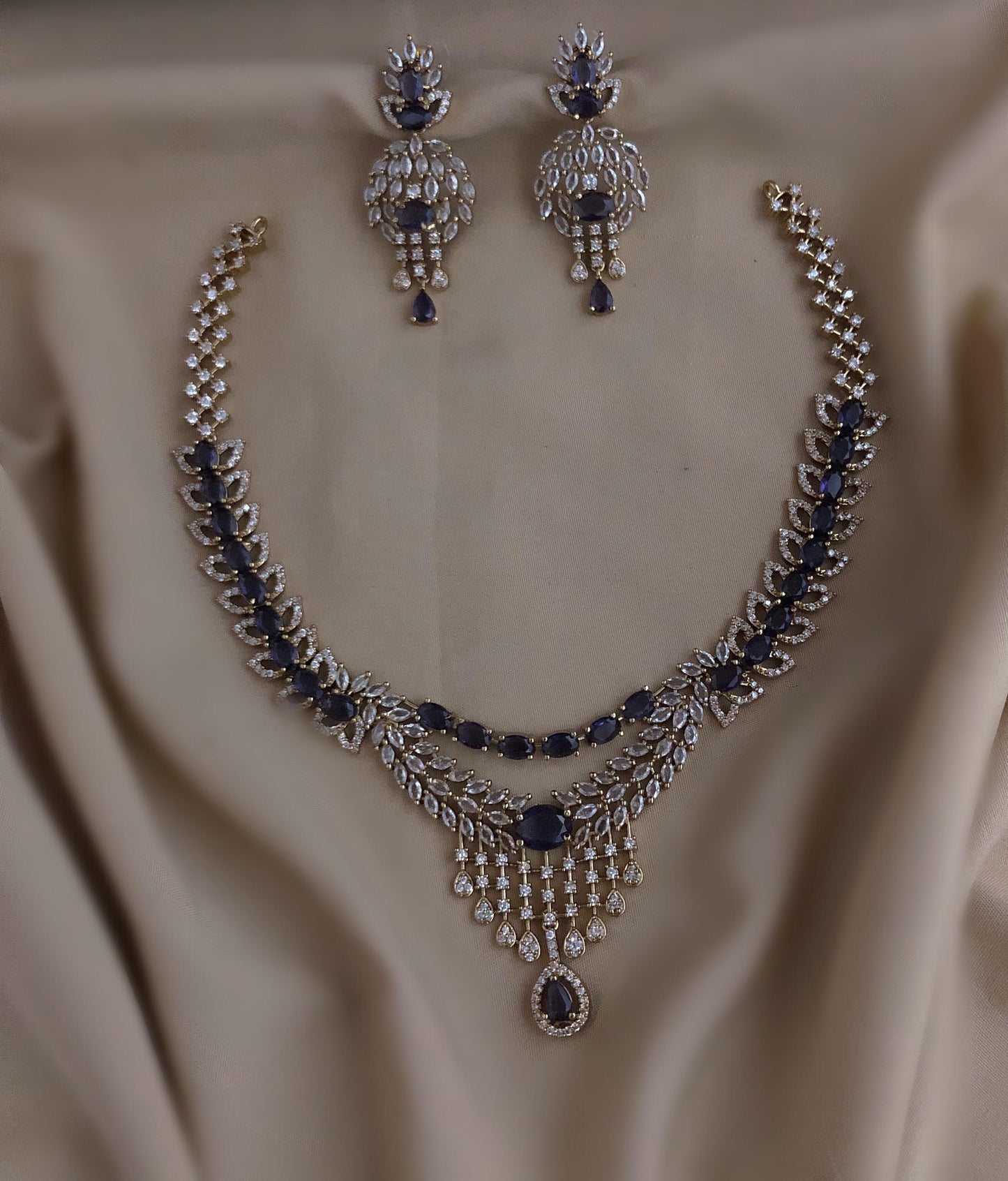 Small 2 layer elegant necklace