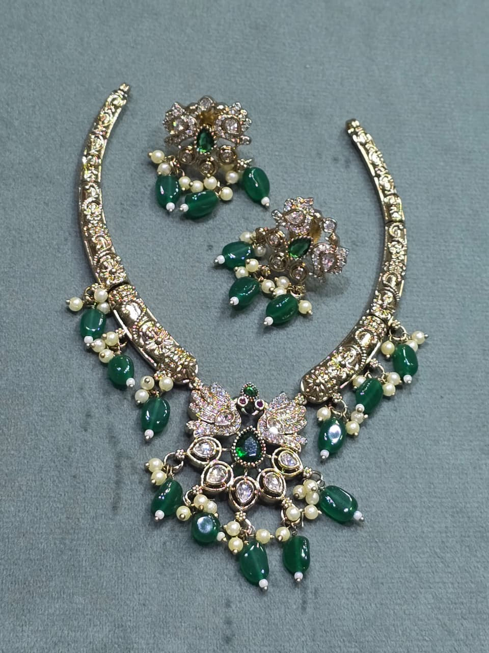 Peacock hasli