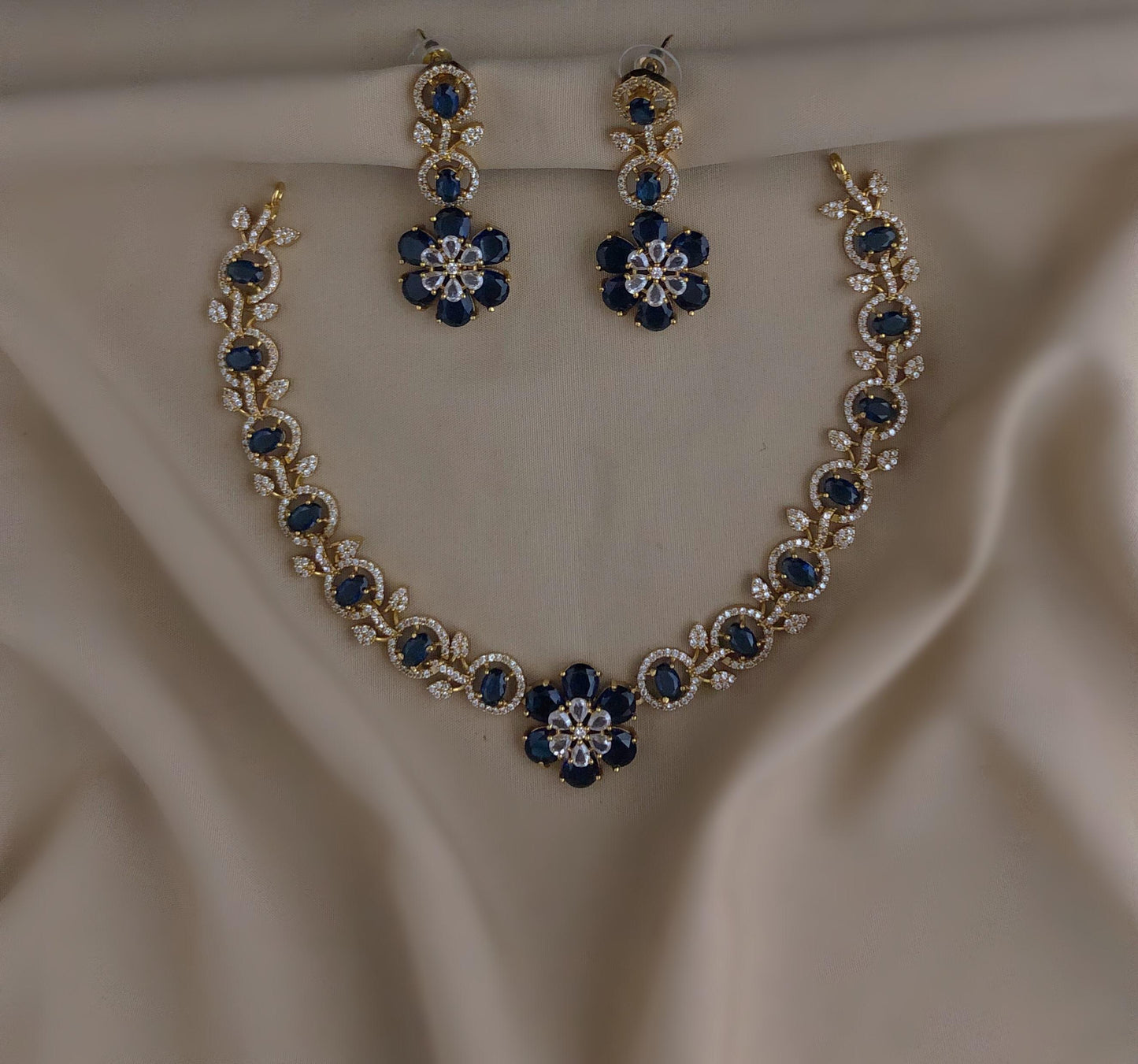 Stone with flower necklace (DR-79)