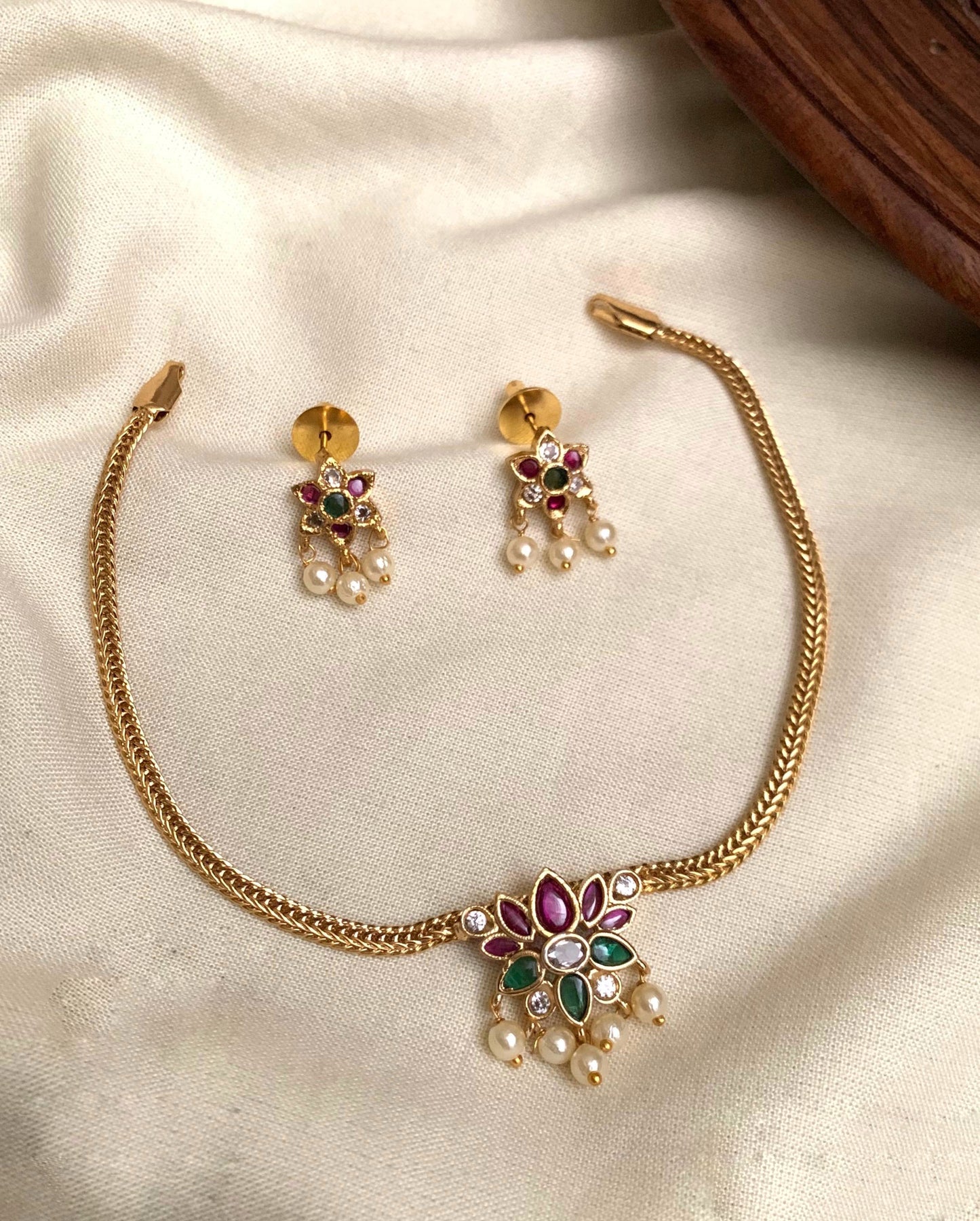 Single pendent necklace (N-62)
