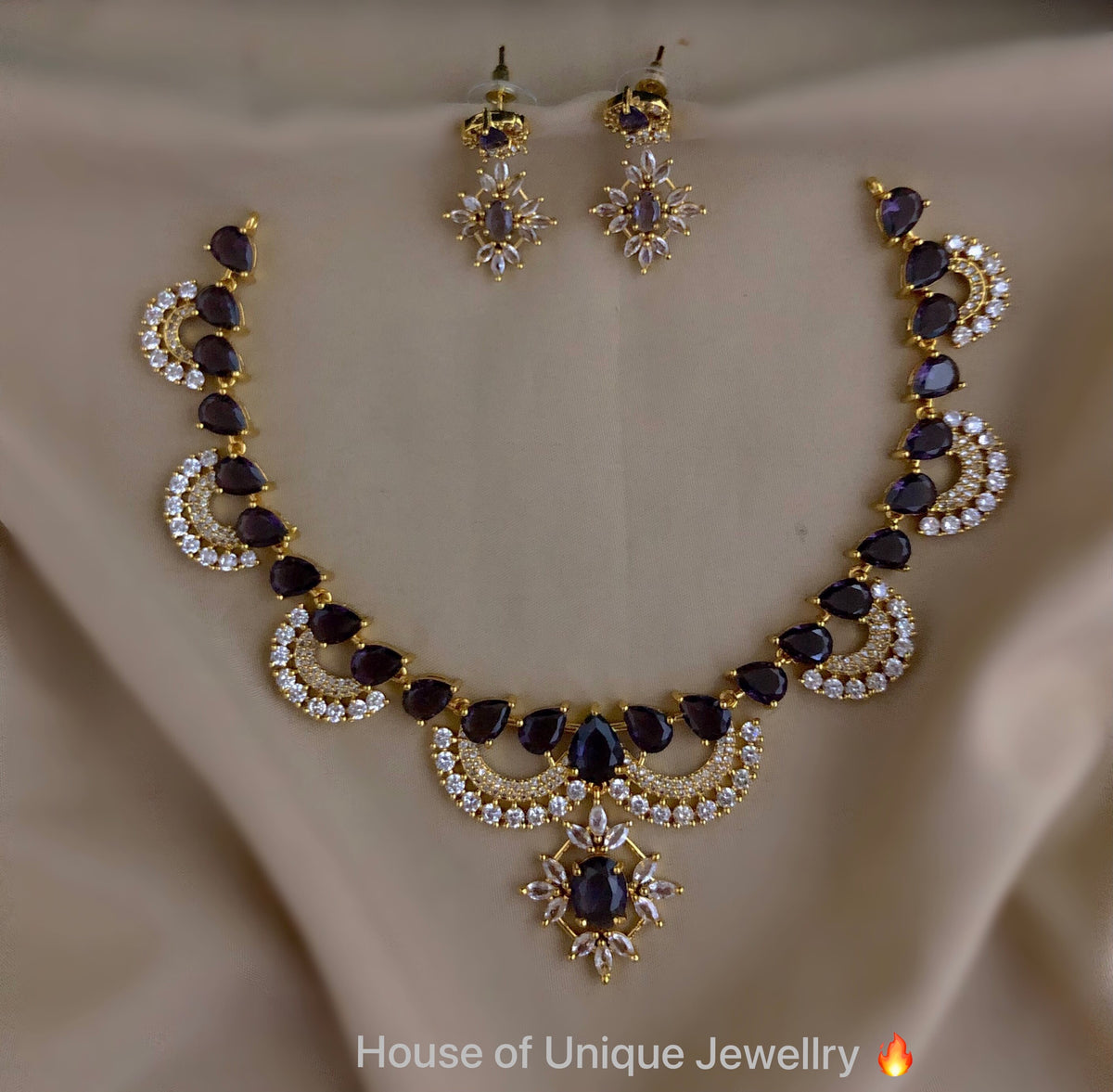 Stone layer necklace