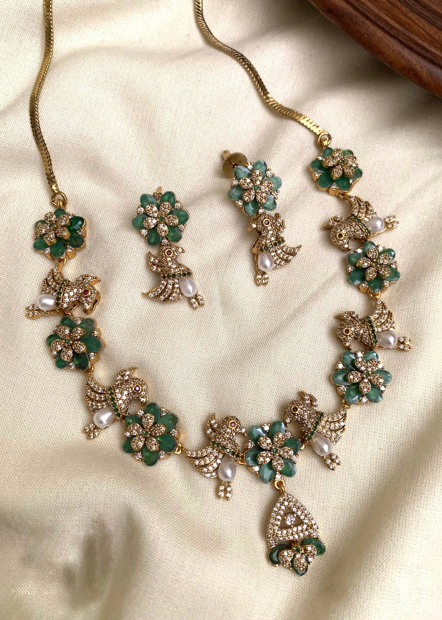 Parrot design necklace (DR-35)