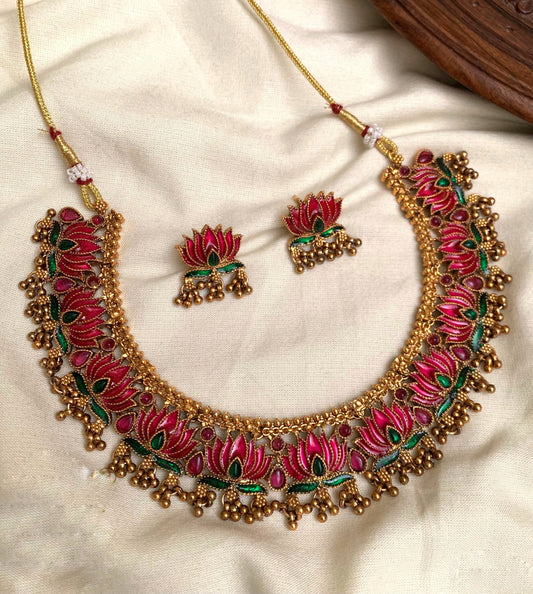 Lotus round necklace (N-79)