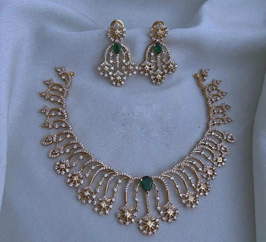 Green stone necklace (DR-61)