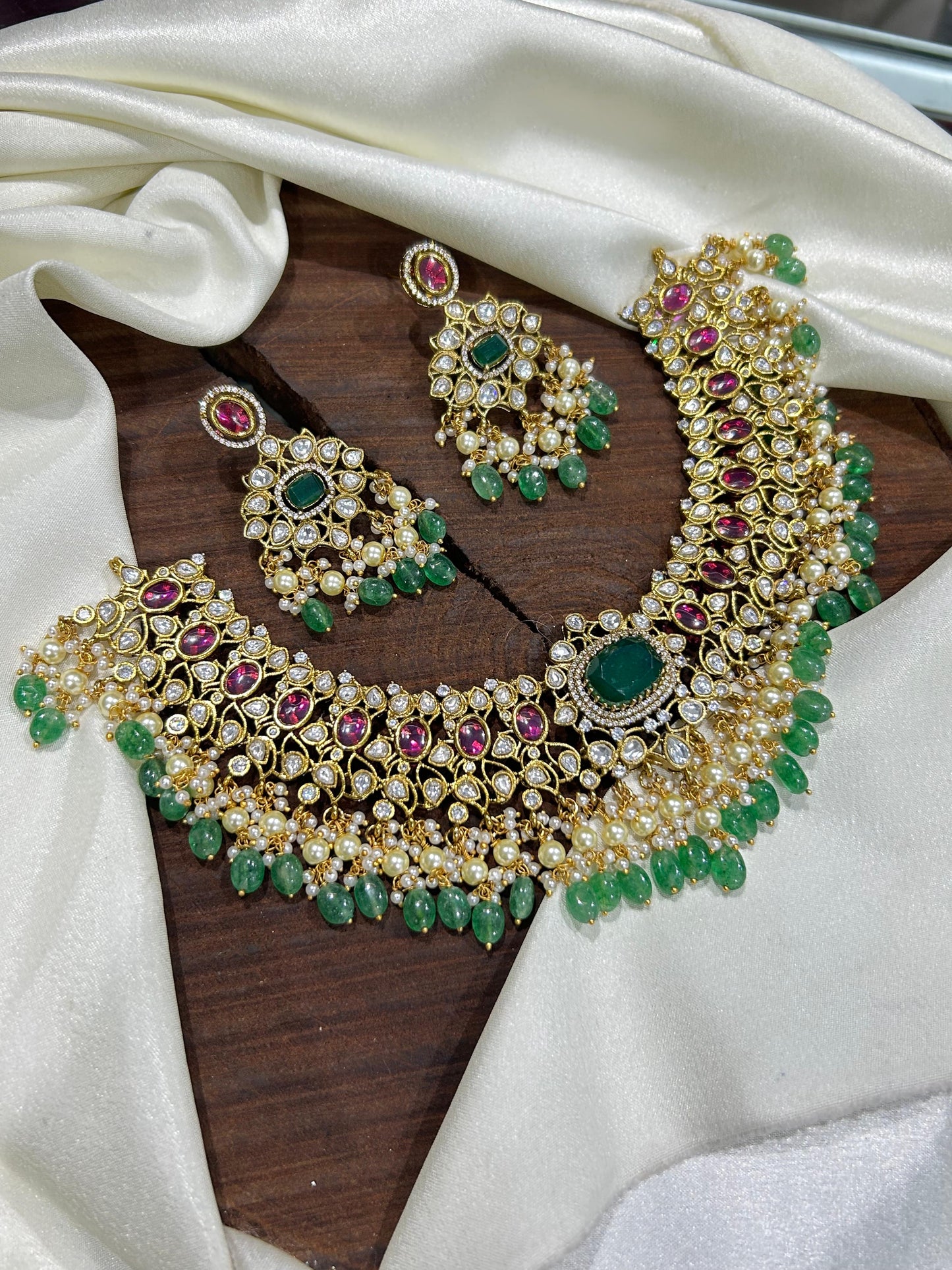 Grand beads necklace