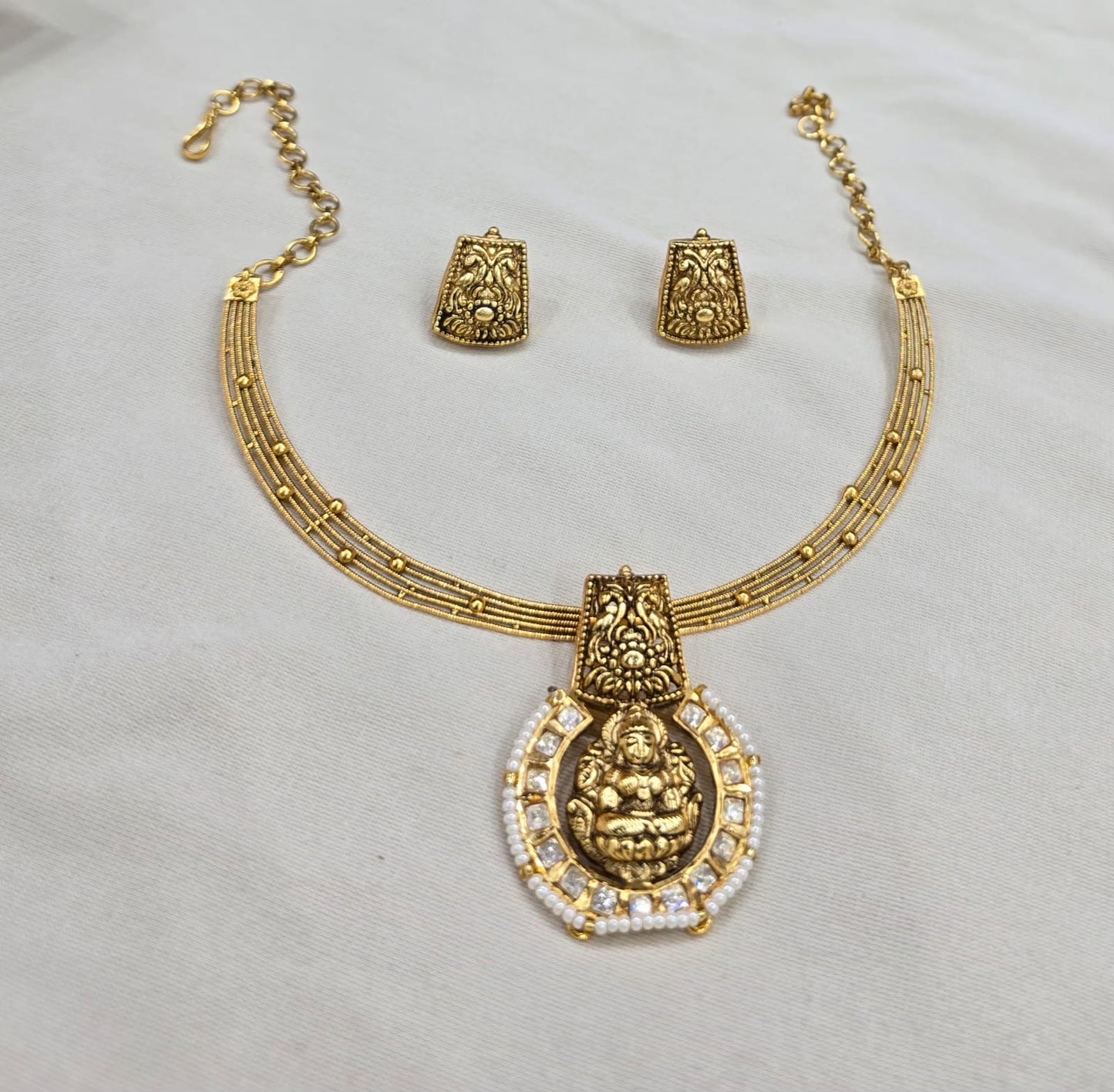 Hasli premium necklace