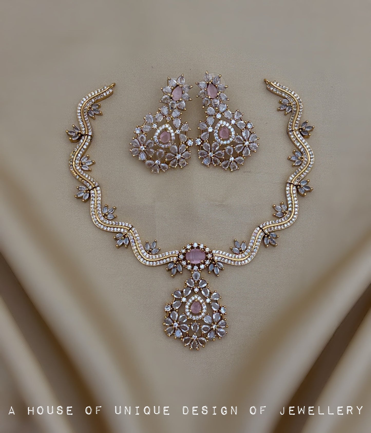 Zig zag stone necklace