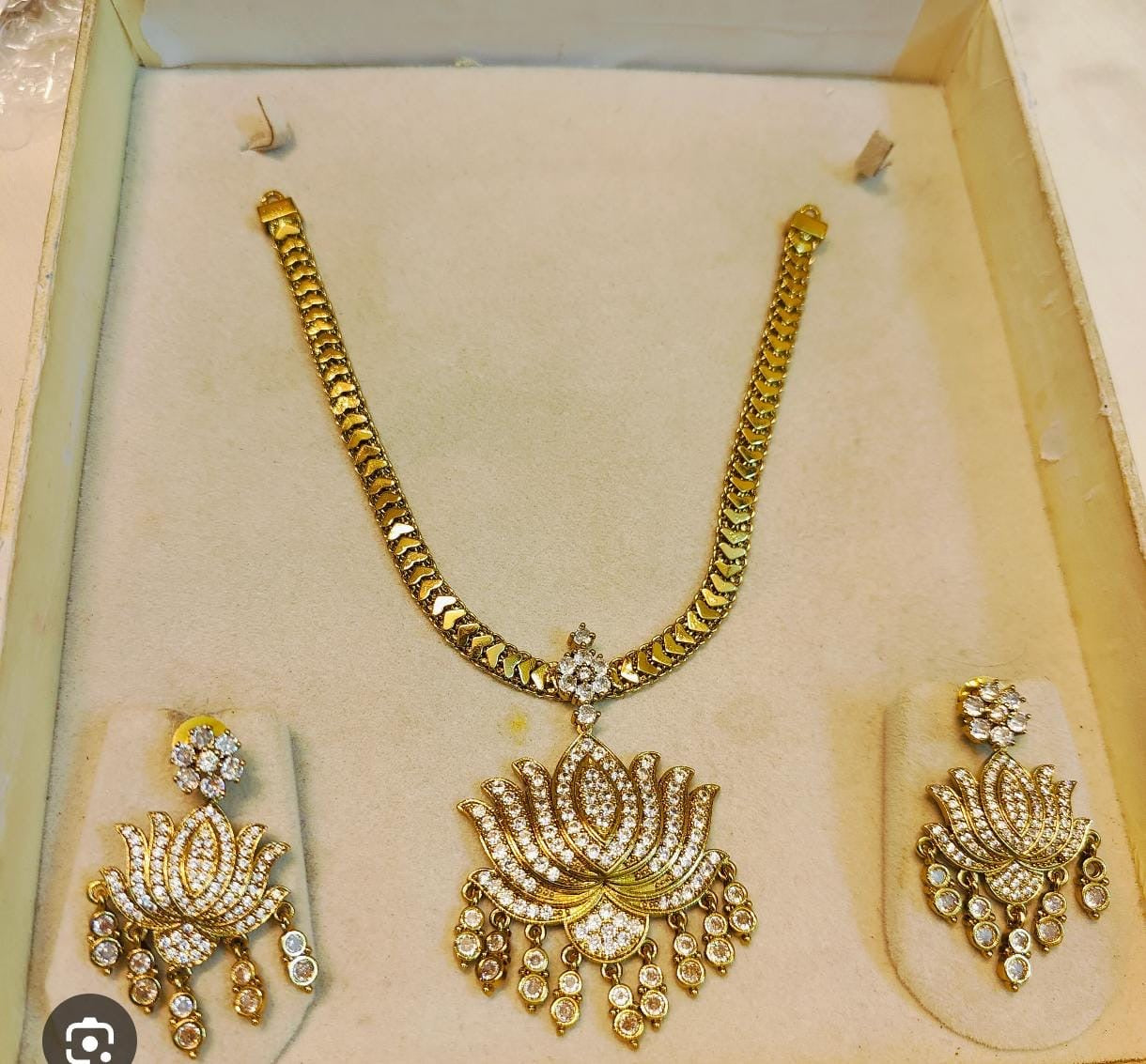 Lotus micro plated necklace