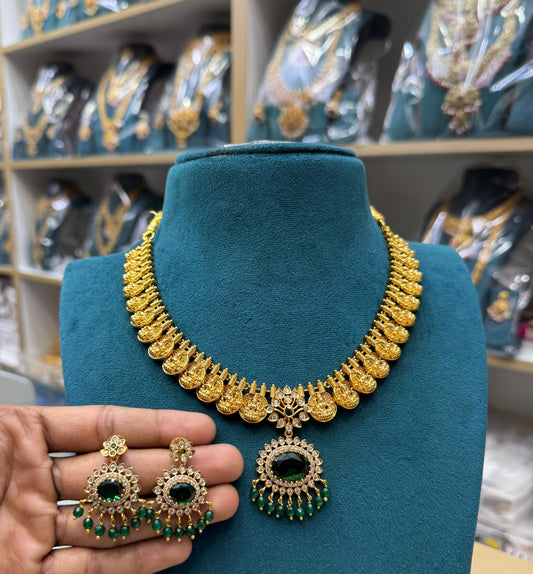 Coin with single pendent necklace