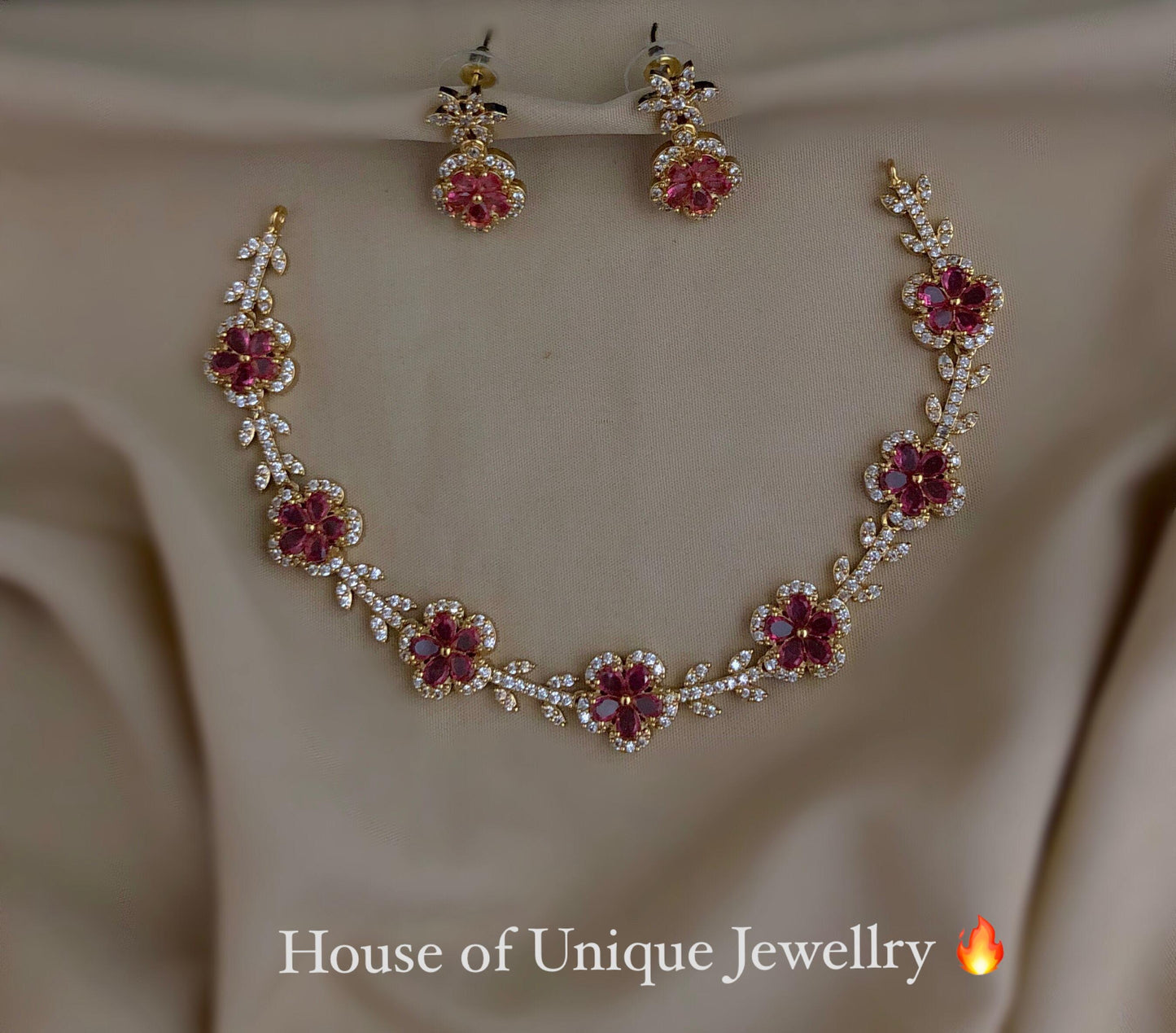 Flower stone necklace