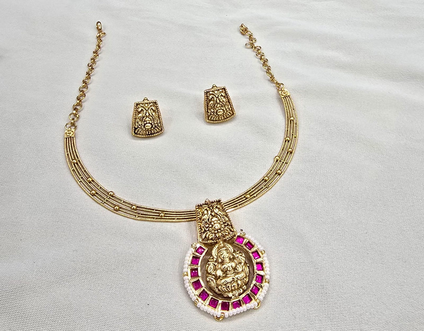 Hasli premium necklace