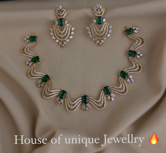 Wave design necklace