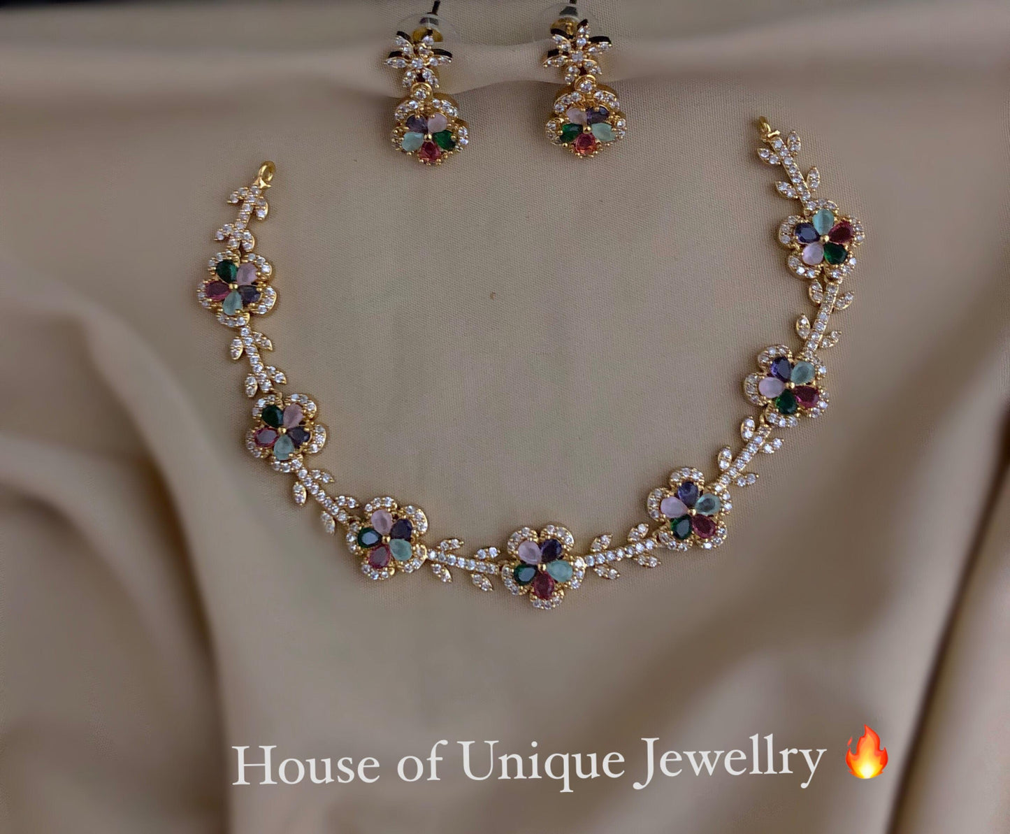 Flower stone necklace