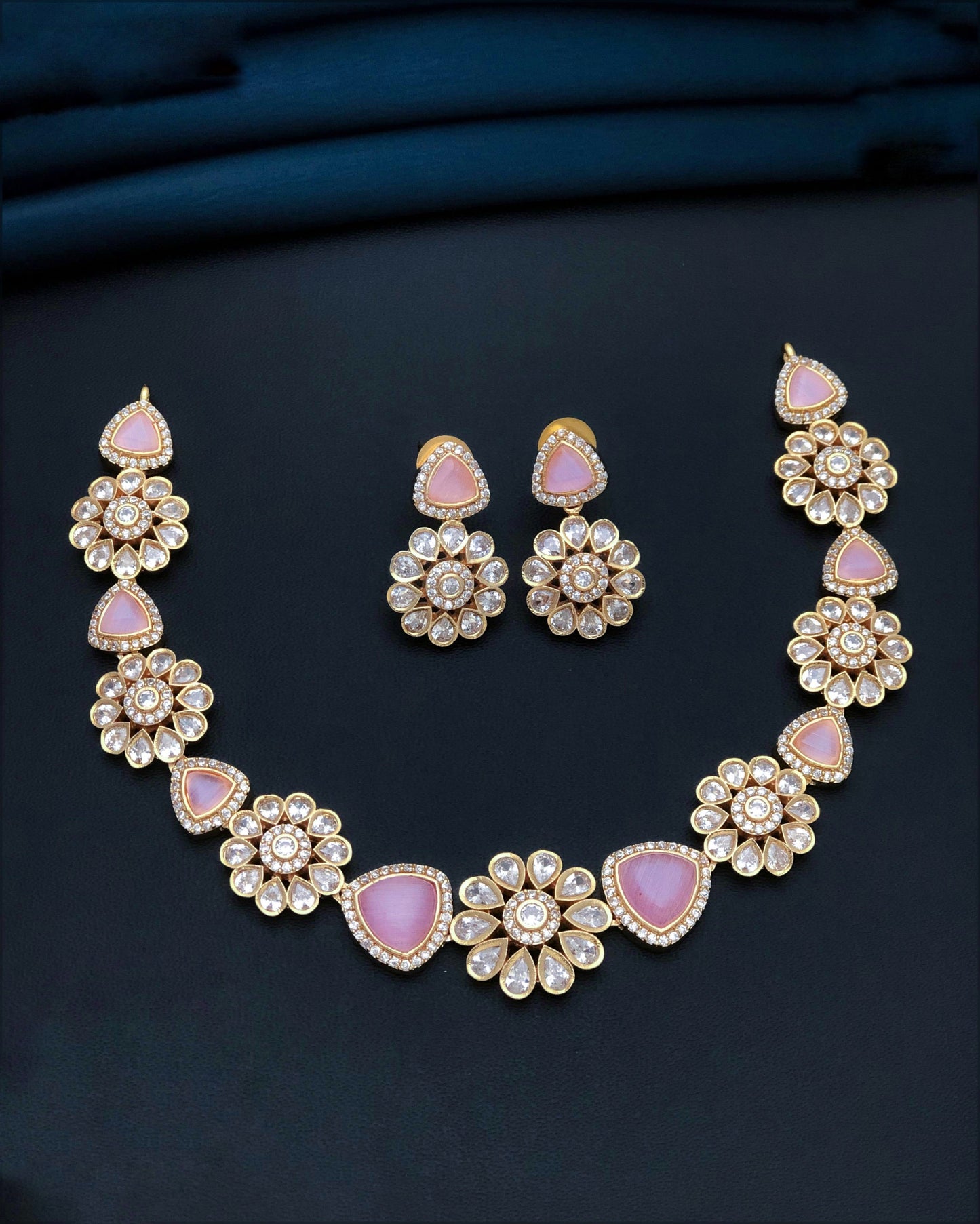 Premium triangle and flower necklace