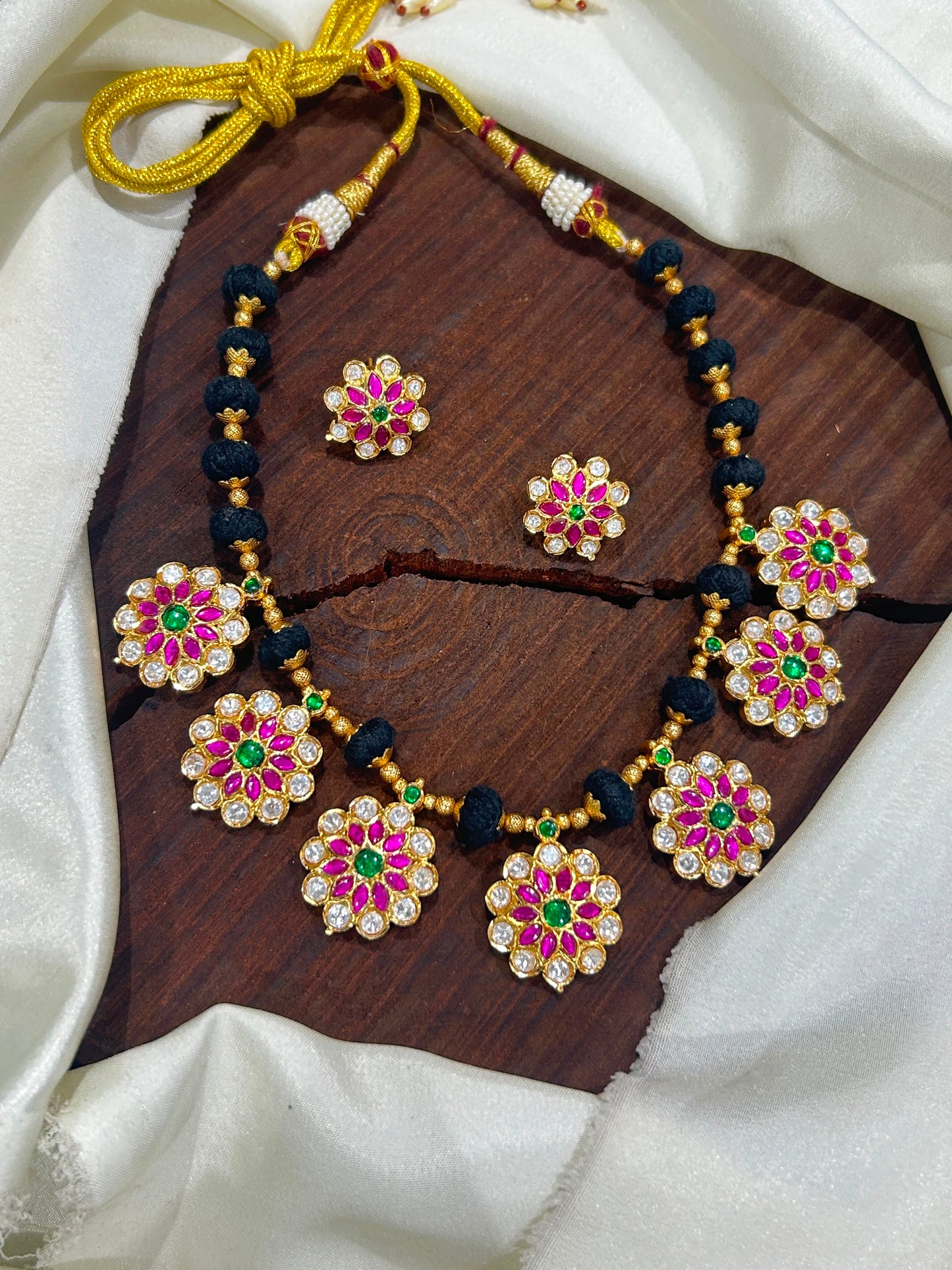 Pure jadau necklace